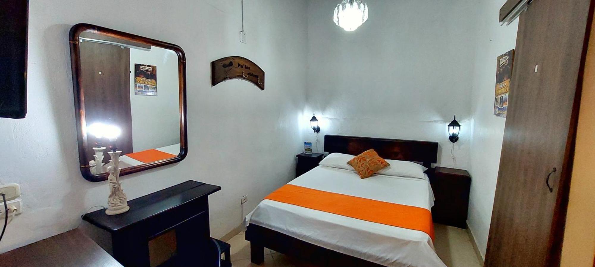Santander Aleman Hostel サン・ヒル エクステリア 写真
