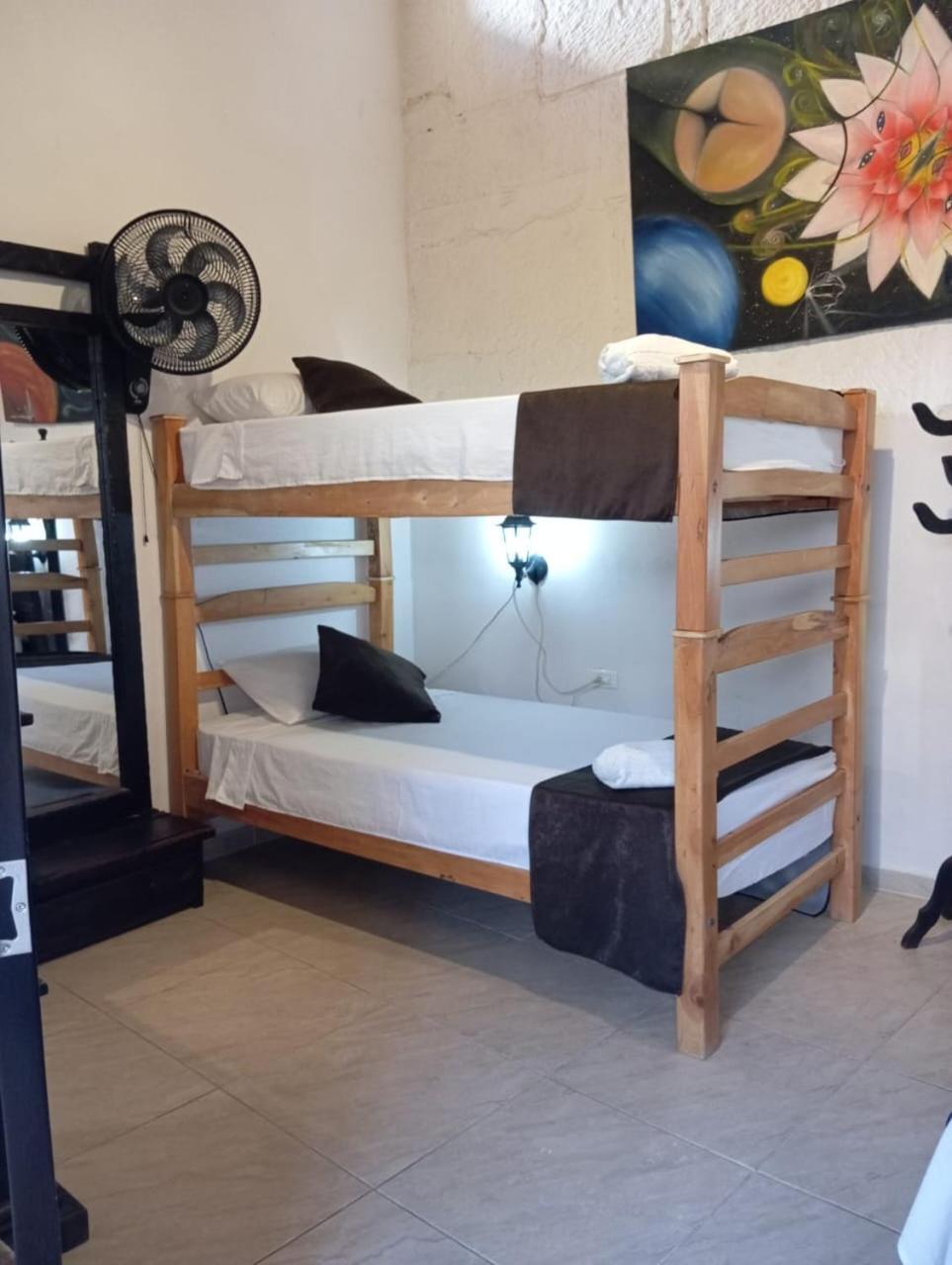 Santander Aleman Hostel サン・ヒル エクステリア 写真